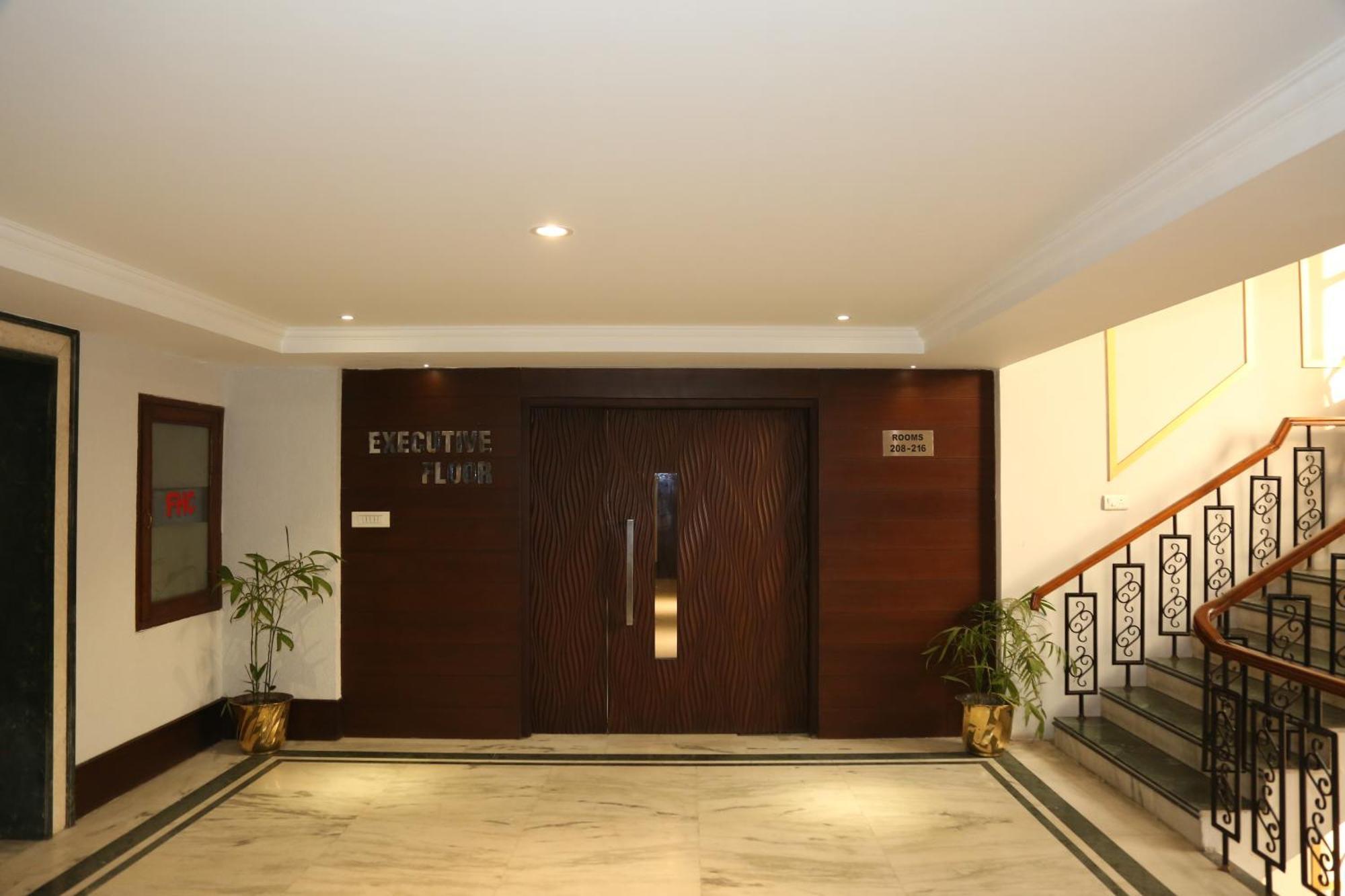 Hotel Imperial Executive Ludhiana Exterior foto